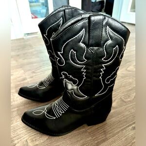 Brand New Black Cowboy Boots Size 8.